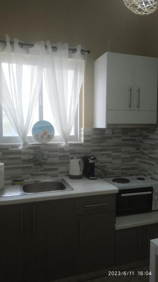 Meltemi Apartments Agia Marina  Экстерьер фото