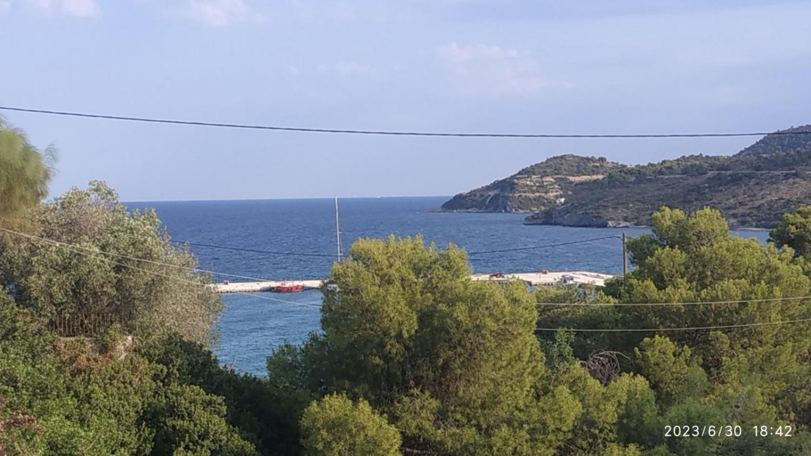 Meltemi Apartments Agia Marina  Экстерьер фото